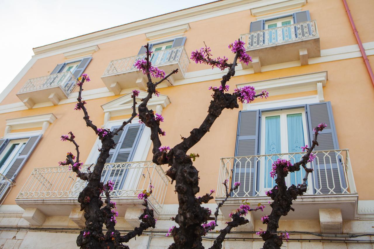 Albergo Lucy Trani Εξωτερικό φωτογραφία