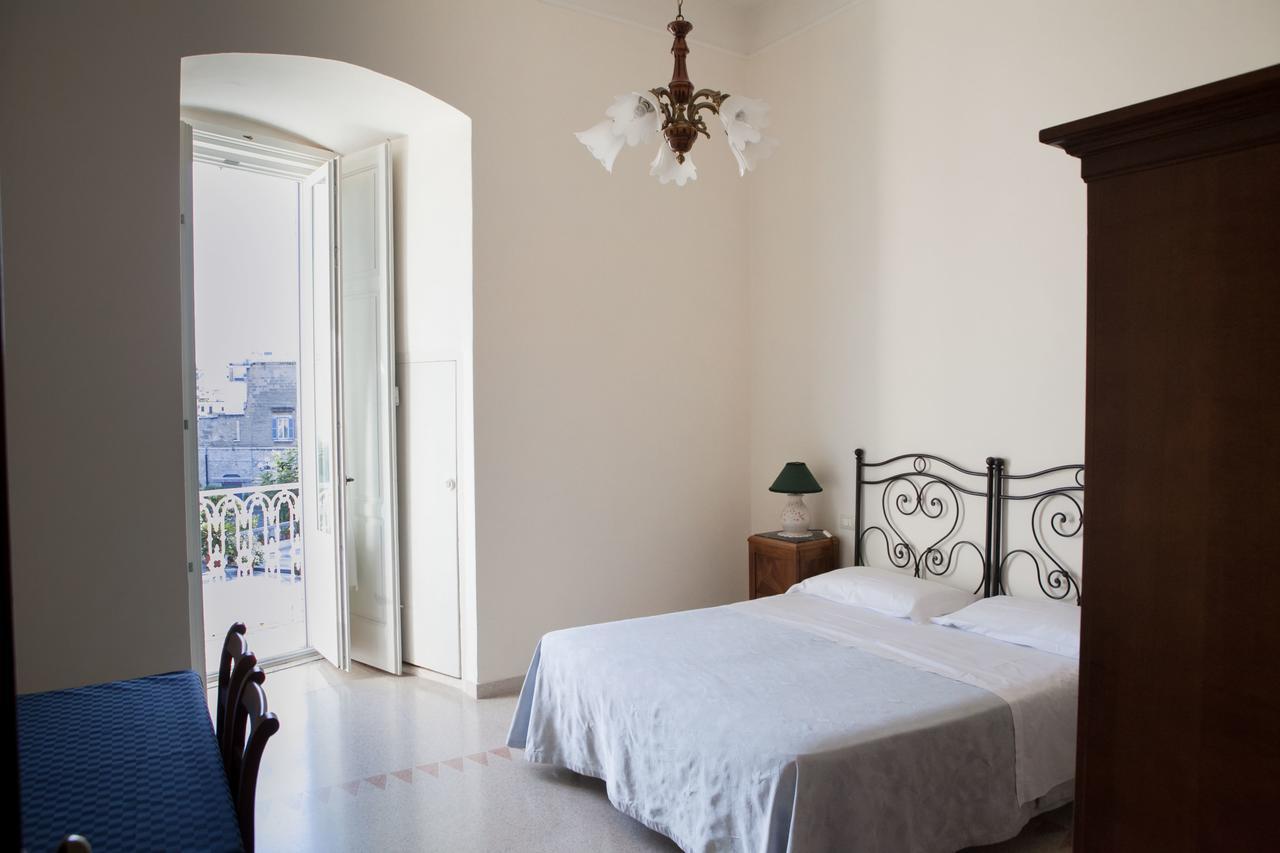 Albergo Lucy Trani Δωμάτιο φωτογραφία