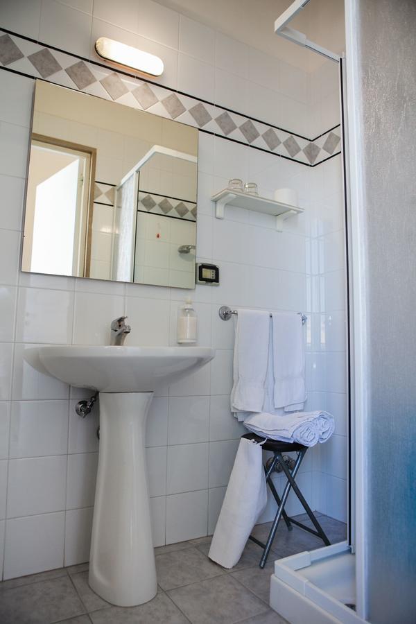 Albergo Lucy Trani Δωμάτιο φωτογραφία