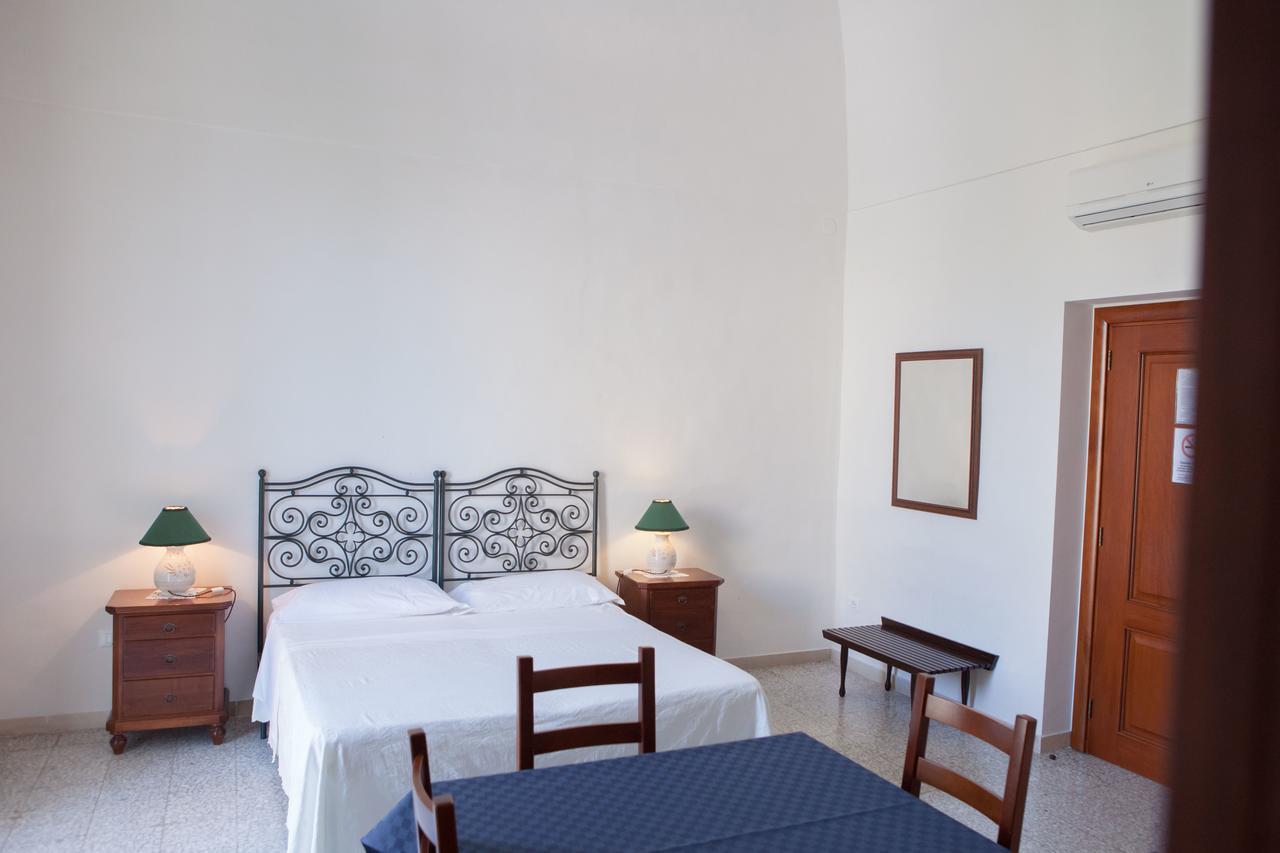 Albergo Lucy Trani Εξωτερικό φωτογραφία