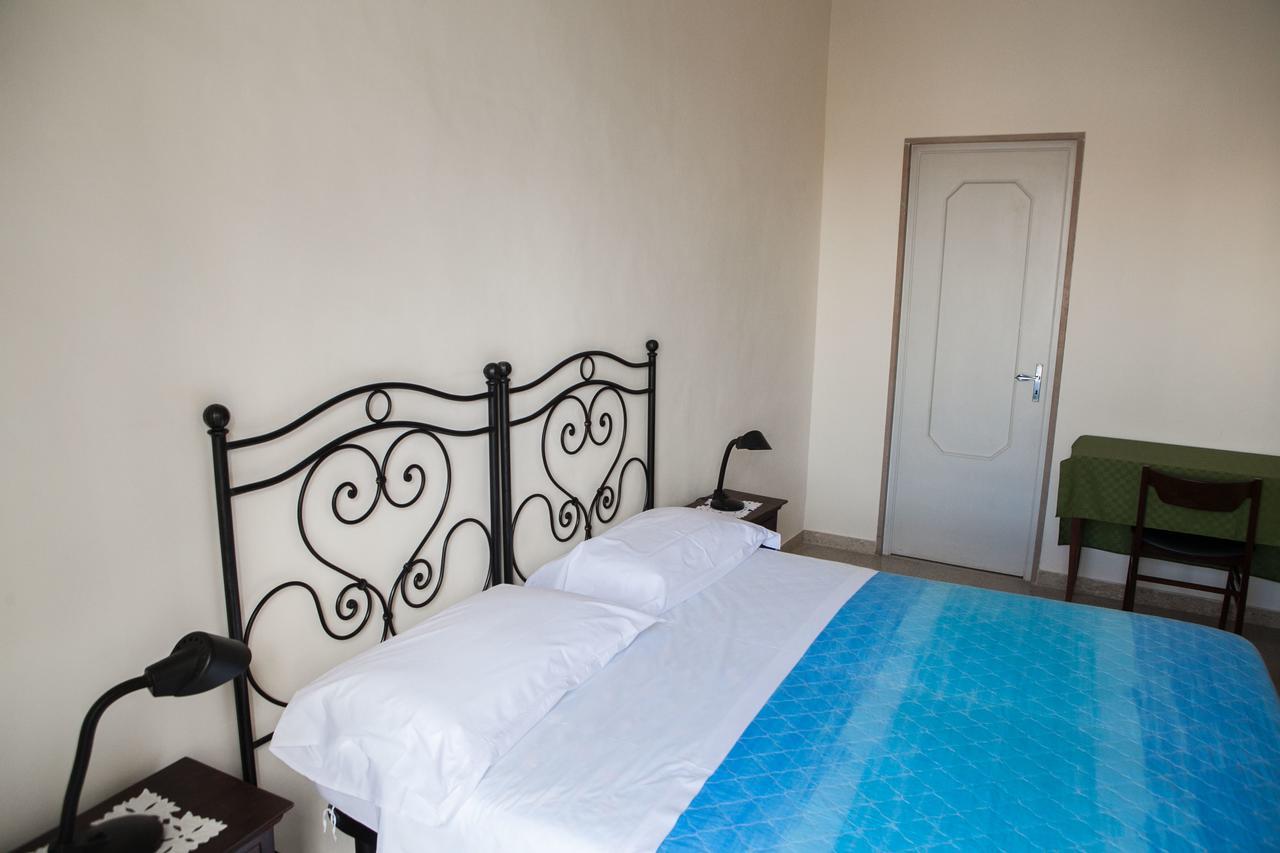 Albergo Lucy Trani Εξωτερικό φωτογραφία