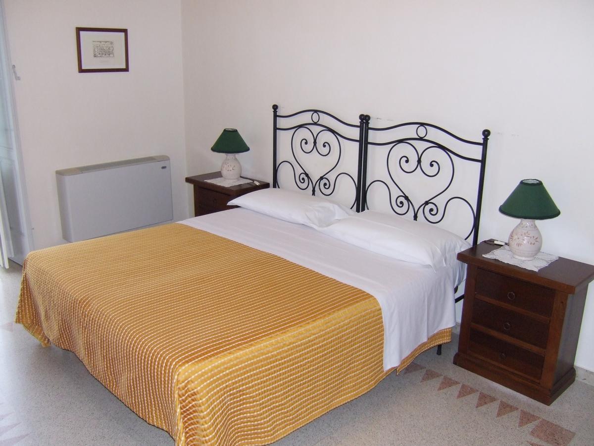 Albergo Lucy Trani Δωμάτιο φωτογραφία