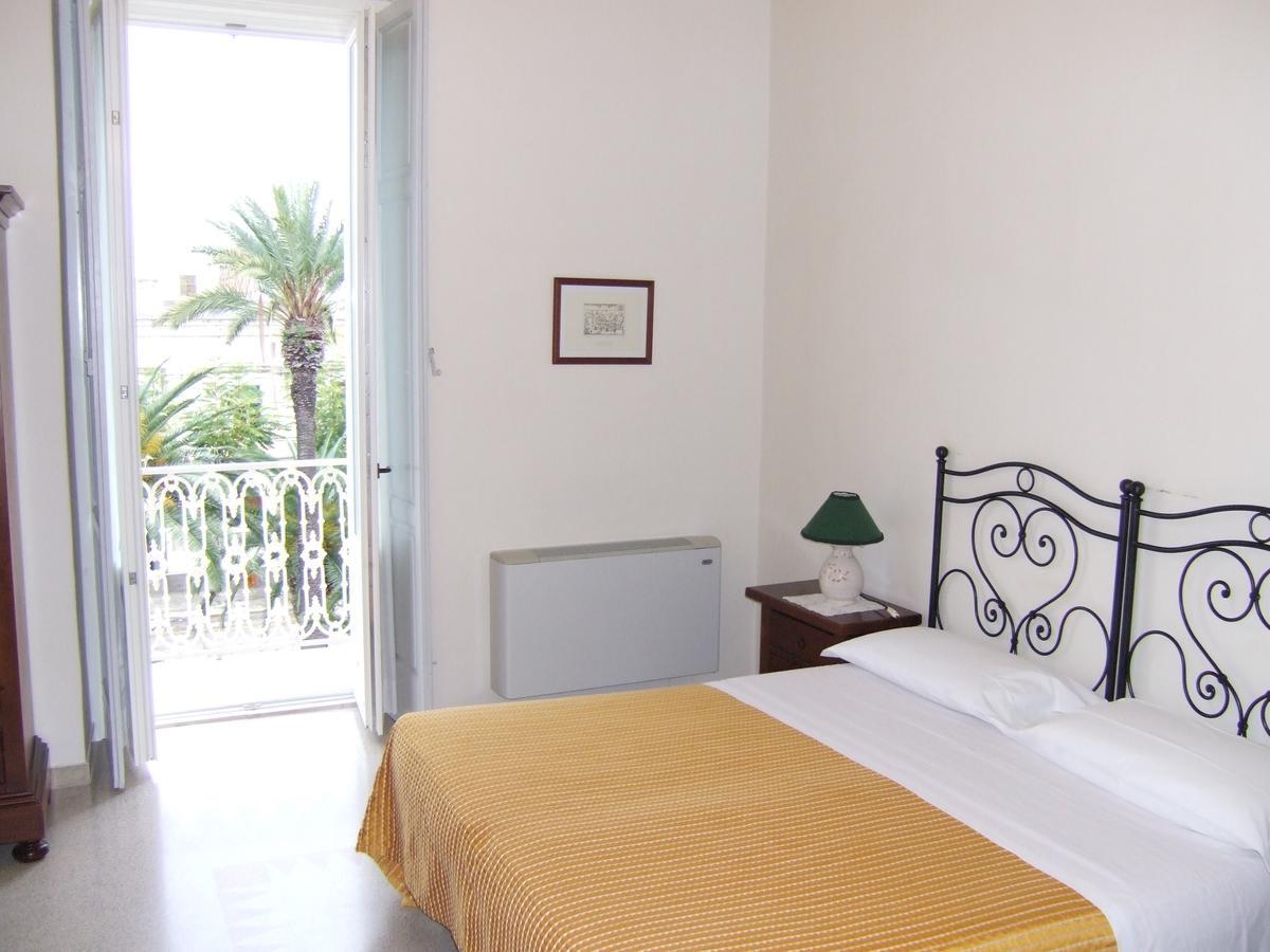 Albergo Lucy Trani Δωμάτιο φωτογραφία